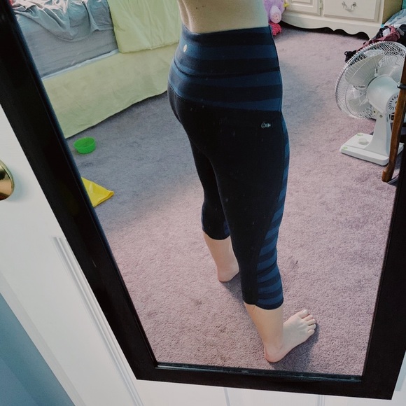 Lululemon Top Speed Crop 19” - Picture 10 of 10